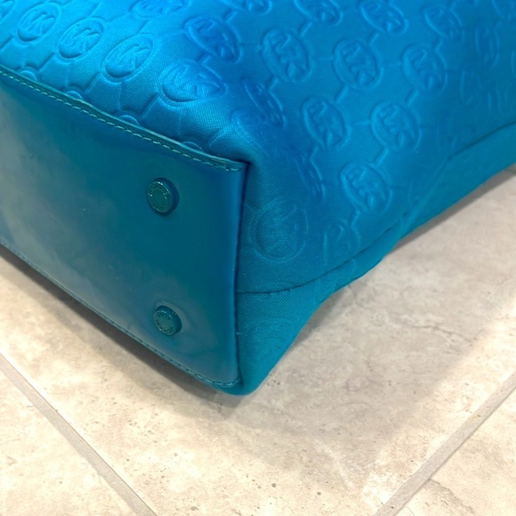Michael Kors Shoulder Tote Jet Set Signature Quilted Bag Turquoise Neoprene - Picture 5 of 10
